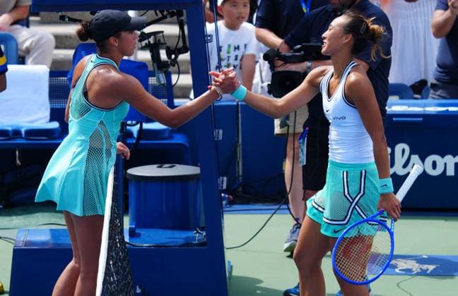 Madison Keys congratulates Qinwen Zheng at the net 2026 US Open, Day Seven, USTA Billie Jean King National Tennis Center, New York, USA - 05 Sep 2026New York USTA Billie Jean King National T New York (NY) United States of America EDITORIAL USE ONLY No use with unauthorised audio, video, data, fixture lists, club league logos or live services. Online in-match use limited to 120 images, no video emulation. No use in betting, games or single club league player publications. Copyright: xJavierxGarcia Shutterstockx 17134332t