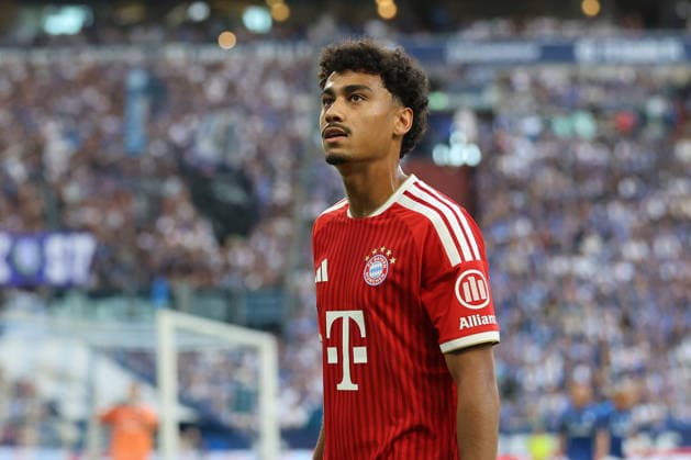 Nathaniel Brown (FC Bayern München) beim Spiel der 1. Bundesliga (Saison 2026 27) FC Schalke 04 - FC Bayern München - Copyright: Thomas Pakusch *** Nathaniel Brown, FC Bayern Munich, during the 2026–27 Bundesliga Season match against FC Schalke 04. Copyright Thomas Pakusch