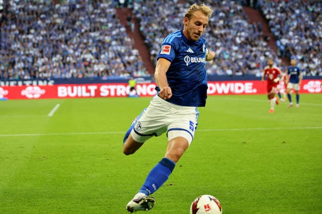 Timo Becker (FC Schalke 04) beim Spiel der 1. Bundesliga (Saison 2026 27) FC Schalke 04 - FC Bayern München - Copyright: Thomas Pakusch *** Timo Becker, FC Schalke 04, during a match in the 2026–27 Bundesliga season: FC Schalke 04 vs. FC Bayern Munich. Copyright Thomas Pakusch