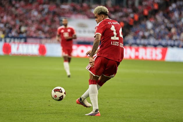 Luis Diaz (FC Bayern München) beim Spiel der 1. Bundesliga (Saison 2026 27) FC Schalke 04 - FC Bayern München - Copyright: Thomas Pakusch *** Luis Diaz of FC Bayern Munich during the Bundesliga match in the 2026–27 season between FC Schalke 04 and FC Bayern Munich. Copyright Thomas Pakusch
