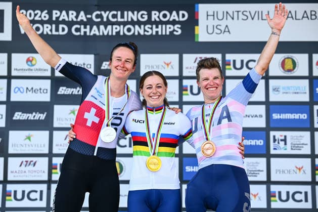2026 UCI Para-cycling Road World Championships Picture by Olly Hassell SWpix.com - 05 09 2026 - Cycling - 2026 UCI Para-cycling Road World Championships - Huntsville, Alabama, United States of America - Women C2 Individual Time Trial (ITT) podium - Amelia Cass (Great Britain)wins the Gold Medal to become World Champion, Flurina Rigling (Switzerland) receiving the Silver Medal and Allison Jones (USA) receiving the Bronze Medal Huntsville Cummings Research Park United States of America Copyright: x xSWpix.comx(t axPhotographyxHubxLtd)xOllyxHassell SWpix.comx SWP-3030-22659