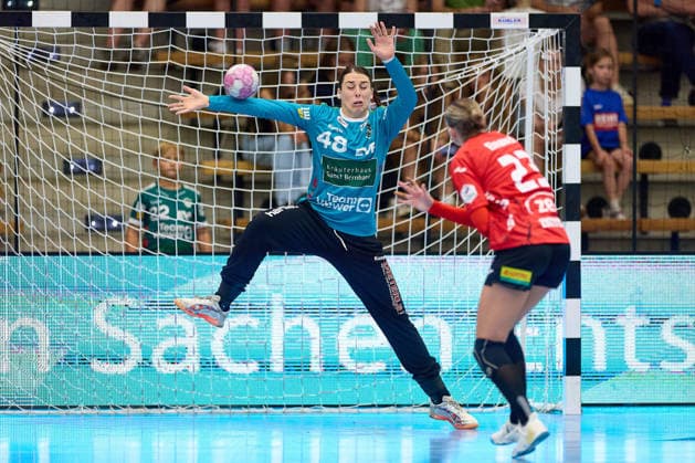 Seven-meter throw: Silje Broens Petersen (BSV Sachsen Zwickau), 23 vs. Natalia Krupa Chlebik (Frisch Auf Göppingen), 48 FRISCH AUF Göppingen vs. BSV Sachsen Zwickau, Handball, ALSCO Women’s Handball Bundesliga, Matchday 2, 2026–2027 season, September 5, 2026, FRISCH AUF Göppingen vs. BSV Sachsen Zwickau, Handball, ALSCO Women’s Handball Bundesliga, Matchday 2, 2026–2027 season, September 5, 2026, Göppingen Copyright: xEibner-Pressefoto GeraldxOelze-dexStoppanyx EP_ODS