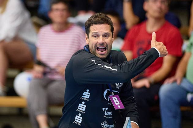 Norman Rentsch, head coach of BSV Sachsen Zwickau, gets upset: FRISCH AUF Goeppingen vs. BSV Sachsen Zwickau, Handball, ALSCO Women s Handball Bundesliga, Matchday 2, 2026–2027 season, September 5, 2026, FRISCH AUF Göppingen vs. BSV Sachsen Zwickau, Handball, ALSCO Women’s Handball Bundesliga, Matchday 2, 2026–2027 season, September 5, 2026, Göppingen Copyright: xEibner-Pressefoto GeraldxOelze-dexStoppanyx EP_ODS