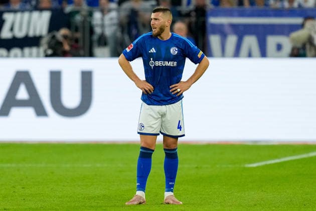 Hasan Kurucay (FC Schalke 04) schaut waehrend des Spiels der 1. Bundesliga zwischen FC Schalke 04 und FC Bayern Muenchen, Veltins-Arena am 05. September 2026 in Gelsenkirchen, Deutschland. (Foto von Alex Gottschalk DeFodi Images) +++ Hasan Kurucay (FC Schalke 04) looks on during the Bundesliga match between FC Schalke 04 and FC Bayern Muenchen at Veltins-Arena on September 5, 2026 in Gelsenkirchen, Germany. (Photo by Alex Gottschalk DeFodi Images) DFB DFL REGULATIONS PROHIBIT ANY USE OF PHOTOGRAPHS AS IMAGE SEQUENCES AND OR QUASI-VIDEO. (Photo by Alex Gottschalk DeFodi Images) - *** Hasan Kurucay of FC Schalke 04 looks on during the Bundesliga match between FC Schalke 04 and FC Bayern Munich, Veltins Arena on September 5, 2026, in Gelsenkirchen, Germany. Photo by Alex Gottschalk, DeFodi Images. Hasan Kurucay, FC Schalke 04, looks on during the Bundesliga match between FC Schalke 04 and FC Bayern Munich at Veltins Arena on September 5, 2026 in Gelsenkirchen, Germany. Photo by Alex Gottschalk, DeFodi Images. DFB and DFL regulations prohibit any use of photographs as image sequences and or quasi-video. Photo by Alex Gottschalk, DeFodi Images