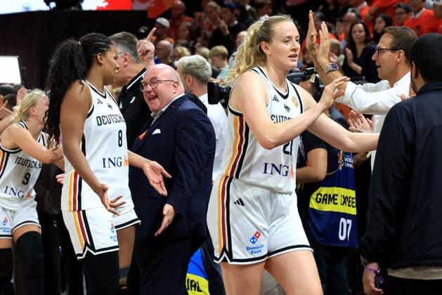 September 5, 2026, GER, Women s Basketball, Women s Basketball World Cup, 2026, Matchday 1, Germany vs. Japan, German Players Association, Nyara Sabally (Germany 8), Marie Guelich (Germany 21), Ingo Weiss, President of the Berlin Basketball Association, Max Schmeling Hall, Berlin, Germany Copyright: xNordphotox xEnglerx