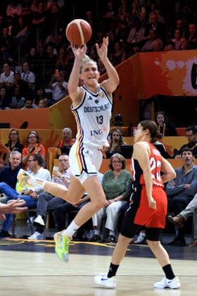September 5, 2026, GER, Women s Basketball, Women s Basketball World Cup, 2026, Matchday 1, Germany vs. Japan; Leonie Fiebich (Germany) 13, Mai Yamamoto (Japan) 23; Berlin, Max Schmeling Halle, Berlin, Germany Copyright: xNordphotox xEnglerx