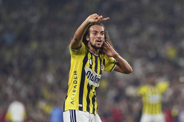 Fenerbahce v Besiktas - Turkish Super Lig ISTANBUL, TURKIYE - SEPTEMBER 5: Matteo Guendouzi Oliete (6) of Fenerbahce reacts after the disallowed goal of Irfan Can Kahveci of Fenerbahce during the Turkish Super Lig week 4 derby match between Fenerbahce and Besiktas at Chobani Stadium in Istanbul, Turkiye, on September 5, 2026. Bunyamin Celik Anadolu Istanbul Turkey. Editorial use only. Please get in touch for any other usage.  Copyright: x2026xAnadoluxBunyaminxCelikx