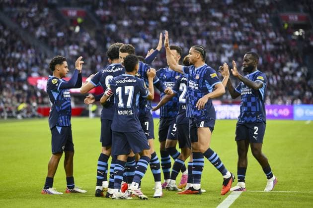 AMSTERDAM - PSV Eindhoven players celebrate the 0-1 goal by Ricardo Pepi during the Dutch Eredivisie match between AFC Ajax and PSV Eindhoven at the Johan Cruijff ArenA on September 5, 2026, in Amsterdam, the Netherlands. OLAF KRAAK ANP Eredivisie 2026 27 xVIxANPxSportx xxANPxIVx 567271355 originalFilename: 567271355.jpg