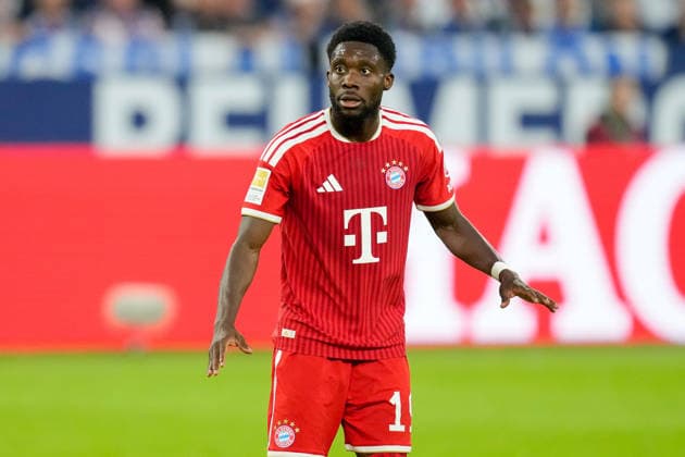 Alphonso Davies (FC Bayern Muenchen) schaut waehrend des Spiels der 1. Bundesliga zwischen FC Schalke 04 und FC Bayern Muenchen, Veltins-Arena am 05. September 2026 in Gelsenkirchen, Deutschland. (Foto von Alex Gottschalk DeFodi Images) +++ Alphonso Davies (FC Bayern Muenchen) looks on during the Bundesliga match between FC Schalke 04 and FC Bayern Muenchen at Veltins-Arena on September 5, 2026 in Gelsenkirchen, Germany. (Photo by Alex Gottschalk DeFodi Images) DFB DFL REGULATIONS PROHIBIT ANY USE OF PHOTOGRAPHS AS IMAGE SEQUENCES AND OR QUASI-VIDEO. (Photo by Alex Gottschalk DeFodi Images) - *** Alphonso Davies of FC Bayern Munich watches during the Bundesliga match between FC Schalke 04 and FC Bayern Munich, Veltins Arena on September 5, 2026, in Gelsenkirchen, Germany. Photo by Alex Gottschalk, DeFodi Images. Alphonso Davies of FC Bayern Munich looks on during the Bundesliga match between FC Schalke 04 and FC Bayern Munich at Veltins Arena on September 5, 2026 in Gelsenkirchen, Germany Photo by Alex Gottschalk DeFodi Images DFB and DFL regulations prohibit any use of photographs as image sequences and or quasi-video. Photo by Alex Gottschalk DeFodi Images