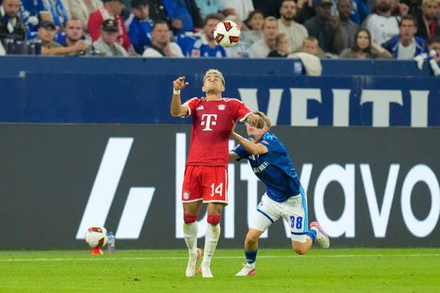 Luis Diaz (FC Bayern Muenchen) und Luca Vozar (FC Schalke 04) im Zweikampf waehrend des Spiels der 1. Bundesliga zwischen FC Schalke 04 und FC Bayern Muenchen, Veltins-Arena am 05. September 2026 in Gelsenkirchen, Deutschland. (Foto von Alex Gottschalk DeFodi Images) +++ Luis Diaz (FC Bayern Muenchen) und Luca Vozar (FC Schalke 04) battle for the ball during the Bundesliga match between FC Schalke 04 and FC Bayern Muenchen at Veltins-Arena on September 5, 2026 in Gelsenkirchen, Germany. (Photo by Alex Gottschalk DeFodi Images) DFB DFL REGULATIONS PROHIBIT ANY USE OF PHOTOGRAPHS AS IMAGE SEQUENCES AND OR QUASI-VIDEO. (Photo by Alex Gottschalk DeFodi Images) - *** Luis Diaz of FC Bayern Munich and Luca Vozar of FC Schalke 04 battle for the ball during the Bundesliga match between FC Schalke 04 and FC Bayern Munich at Veltins Arena on September 5, 2026, in Gelsenkirchen, Germany Photo by Alex Gottschalk DeFodi Images Luis Diaz of FC Bayern Munich and Luca Vozar of FC Schalke 04 battle for the ball during the Bundesliga match between FC Schalke 04 and FC Bayern Munich at Veltins Arena on September 5, 2026 in Gelsenkirchen, Germany. Photo by Alex Gottschalk, DeFodi Images. DFB and DFL regulations prohibit any use of photographs as image sequences and or quasi-video. Photo by Alex Gottschalk, DeFodi Images