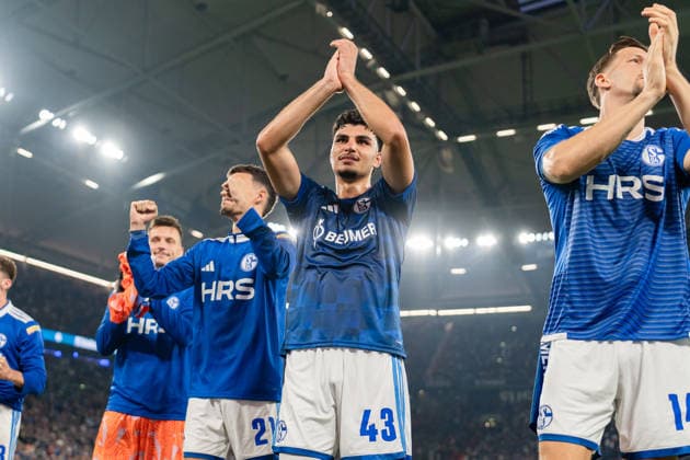 Deutschland: 1. Bundesliga 2026 2027, 2. Spieltag - FC Schalke 04 vs. FC Bayern München - 05.09.2026 - Veltins-Arena (Gelsenkirchen, Nordrhein-Westfalen) Mertcan Ayhan (Schalke 04, 43) Jubel Freude Emotionen *** Germany 1 Bundesliga 2026–2027, Matchday 2: FC Schalke 04 vs. FC Bayern Munich, September 5, 2026, Veltins Arena, Gelsenkirchen, North Rhine-Westphalia; Mertcan Ayhan (Schalke 04), 43—celebration, joy, emotions Copyright: xCelinaxLeiersx