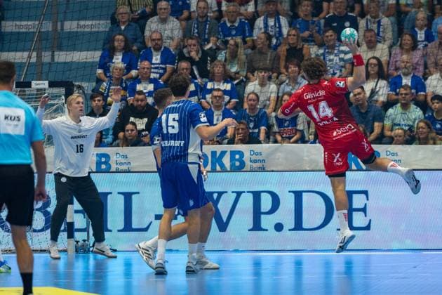 Miro Schluroff, backcourt player, VfL Gummersbach 15, Johannes Golla, pivot, MT Melsungen 14, Bertram Obling, goalkeeper, VfL Gummersbach 16, VfL Gummersbach vs. MT Melsungen, Opel Handball Bundesliga, Men, Matchday 3, September 5, 2026, Gummersbach, North Rhine-Westphalia, Germany Copyright: xkolbert-press MartinxWdziecznyx