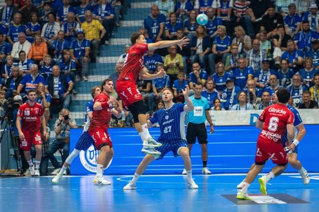 Kristjan Horžen, circle runner, VfL Gummersbach 27, Erik Balenciaga, backcourt, MT Melsungen 6, VfL Gummersbach vs. MT Melsungen, Opel Handball Bundesliga, Men, Matchday 3, September 5, 2026, Gummersbach, North Rhine-Westphalia, Germany Copyright: xkolbert-press MartinxWdziecznyx