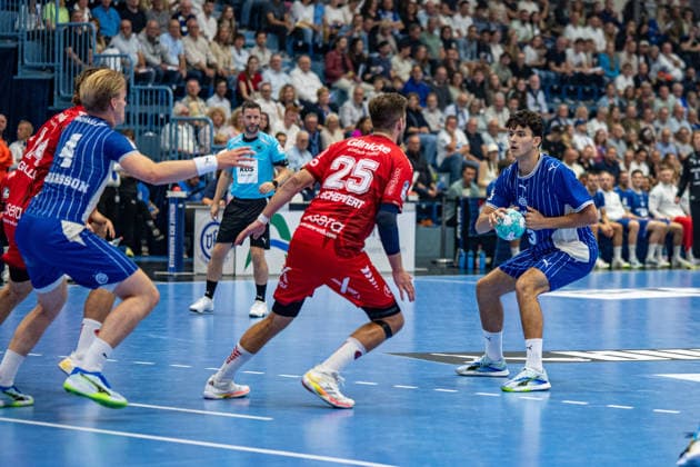 Opel Handball Bundesliga, VfL Gummersbach vs. MT Melsungen, September 5, 2026 Ellidi Vidarsson (VfL Gummersbach) 4, Olle Forsell Schefvert (MT Melsungen) 25, Nikola Roganovic VfL Gummersbach 23, Opel Handball Bundesliga, VfL Gummersbach vs. MT Melsungen, September 5, 2026 Copyright: xBEAUTIFULxSPORTS Erlhofx