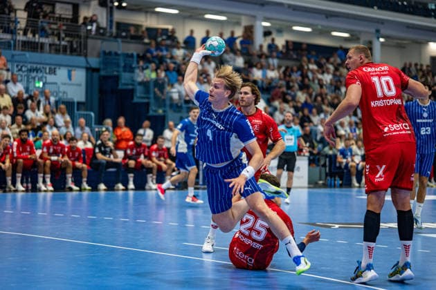 Opel Handball Bundesliga, VfL Gummersbach vs. MT Melsungen, September 5, 2026: Ellidi Vidarsson (VfL Gummersbach) 4, Olle Forsell Schefvert (MT Melsungen) 25, Dainis Kriötopans MT Melsungen 10, Opel Handball Bundesliga, VfL Gummersbach vs. MT Melsungen, September 5, 2026 Copyright: xBEAUTIFULxSPORTS Erlhofx