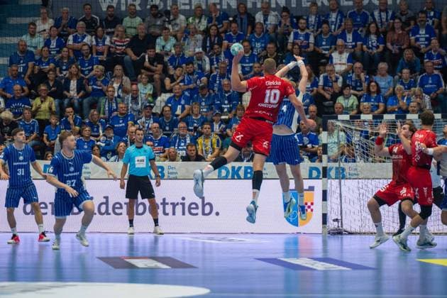 Dainis Kriötopans, backcourt player, MT Melsungen 10, Ellidi Snaer Vidarsson, pivot, VfL Gummersbach 4, VfL Gummersbach vs. MT Melsungen, Opel Handball Bundesliga, Men, Matchday 3, September 5, 2026, Gummersbach, North Rhine-Westphalia, Germany Copyright: xkolbert-press MartinxWdziecznyx