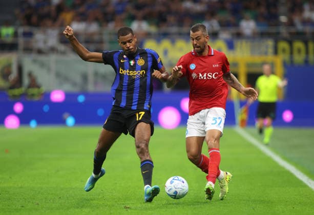 IPA88159623 - Andy Diouf of Inter FC and Leonardo Spinazzola of SSC Napoli during the Italian Serie A 2026 27 season soccer match between Inter FC and SSC Napoli on September 5, 2026, at Stadio Giuseppe Meazza, San Siro, Milan, Italy. Photo by Nderim KACELI  Copyright: xNderimxKaceli IPAxSportx xx 88159623
