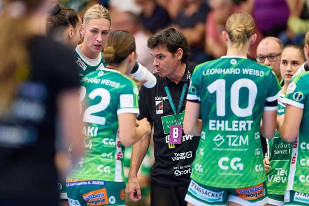 Nico Kiener, Frisch Auf Goeppingen, head coach during the timeout in the FRISCH AUF Goeppingen vs. BSV Sachsen Zwickau game, handball, ALSCO Women s Handball Bundesliga, Matchday 2, 2026–2027 season, September 5, 2026, FRISCH AUF Goeppingen vs. BSV Sachsen Zwickau, Handball, ALSCO Women’s Handball Bundesliga, Matchday 2, 2026–2027 season, September 5, 2026, Goeppingen Copyright: xEibner-Pressefoto GeraldxOelze-dexStoppanyx EP_ODS