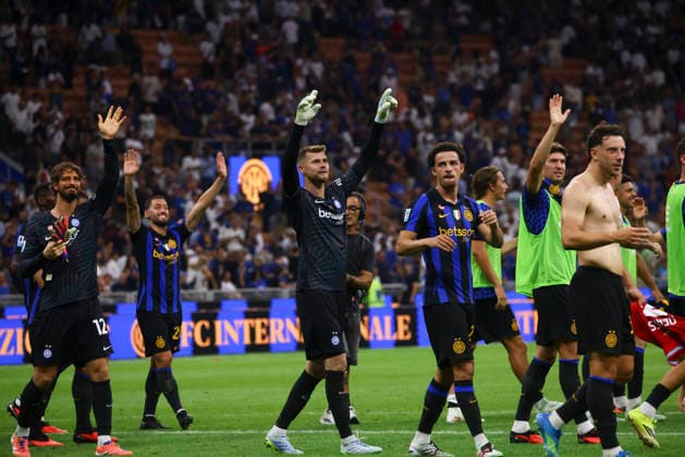 FC Internazionale v SSC Napoli - Serie A 2026 27 Josep Martinez celebrates the victory during the Serie A match between FC Internazionale and SSC Napoli at the Giuseppe Meazza stadium in Milan, Italy, on September 5, 2026. Milano Milano Italy  Copyright: xMairoxCinquettix originalFilename:cinquetti-fcintern260905_npEzS.jpg