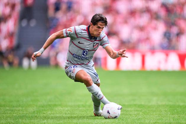 Athletic Club v Atletico de Madrid - LaLiga EA Sports 2026 27 Giuliano Simeone of Atletico de Madrid with the ball during the LaLiga EA Sports match between Athletic Club and Atletico de Madrid at Estadio San Mames in Bilbao, Spain, on September 5, 2026. Bilbao Spain  Copyright: xCesarxOrtizxGonzalezx originalFilename:ortizgonzalez-athletic260905_npQ5s.jpg