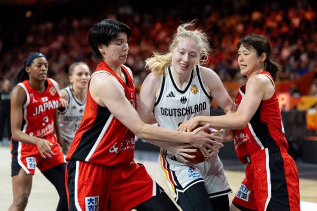 Frieda Buhner (Germany), No. 20, in a one-on-one battle for the ball with Ramu Tokashiki (Japan), No. 10, and Norika Konno (Japan), No. 02, GER, Germany vs. Japan, Basketball, 2026 FIBA Women’s World Cup, Group Stage, Matchday 2, September 5, 2026, GER, Germany vs. Japan, basketball, 2026 FIBA Women’s World Cup, group stage, Matchday 2, September 5, 2026, Berlin Copyright: xEibner-Pressefoto MaxxVincenx EP_MVN