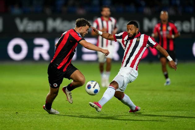 Eredivisie: Willem II v Excelsior Rotterdam Tilburg - Aymen Sliti of Excelsior Rotterdam duels for the ball with Tonny Vilhena of Willem II during the fifth competition round of the 2026 2027 Eredivisie season. The match is set between Willem II and Excelsior Rotterdam at Koning Willem II Stadion on 5 September 2026 in Tilburg, Netherlands. (Hero Images Yannick Verhoeven) Copyright: xYannickxVerhoevenx