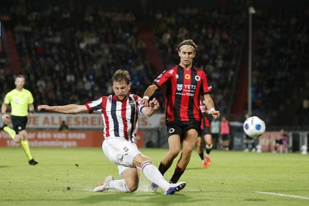 TILBURG - (lr) Hidde ter Avest of Willem II, Ãgust Orri Thorsteinsson of Excelsior Rotterdam during the Dutch Eredivisie match between Willem II and Excelsior at the Koning Willem II Stadion on 5 September 2026 in Tilburg, the Netherlands. BART STOUTJESDIJK ANP Eredivisie 2026 27 xVIxANPxSportx xxANPxIVx 567287458 originalFilename: 567287458.jpg