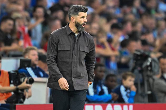 Miron Muslic (Schalke) Mimik starker Gesichtsausdruck Emotion. 05.09.2026 ¢ Fussball ¢ FC Schalke 04 vs FC Bayern Muenchen, Veltins-Arena, Gelsenkirchen, DFB DFL REGULATIONS PROHIBIT ANY USE OF PHOTOGRAPHS AS IMAGE SEQUENCES AND OR QUASI-VIDEO NRW Germany *** Miron Muslic, Schalke: Facial Expression, Strong Emotion, September 5, 2026 ¢ Soccer ¢ FC Schalke 04 vs. FC Bayern Munich, Veltins Arena, Gelsenkirchen, DFB and DFL regulations prohibit any use of photographs as image sequences and or quasi-video. NRW, Germany Copyright: xpepphotox xSaschaxWeizx pep00321, pep_20260905_hm