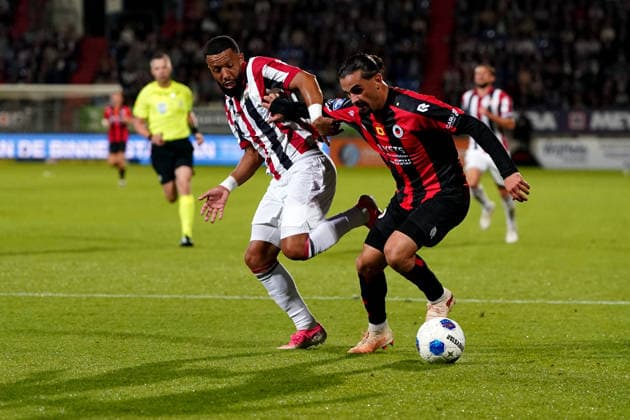 Eredivisie: Willem II v Excelsior Rotterdam Tilburg - Tonny Vilhena of Willem II battles for possession with Irakli Yegoian of Excelsior Rotterdam during the fifth competition round of the 2026 2027 Eredivisie season. The match is set between Willem II and Excelsior Rotterdam at Koning Willem II Stadion on 5 September 2026 in Tilburg, Netherlands. (Hero Images Danny de Groot) Copyright: xDannyxdexGrootx