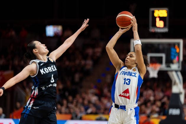 Janelle Salaun (France), No. 13 taking a shot; Isaem Choi (Korea), No. 06; GER, France vs. Korea, Basketball, 2026 FIBA Women’s World Cup, Group Stage, Matchday 2, September 5, 2026, GER, France vs. Korea, Basketball, FIBA Women’s World Cup 2026, Group Stage, Matchday 2, September 5, 2026, Berlin Copyright: xEibner-Pressefoto MaxxVincenx EP_MVN