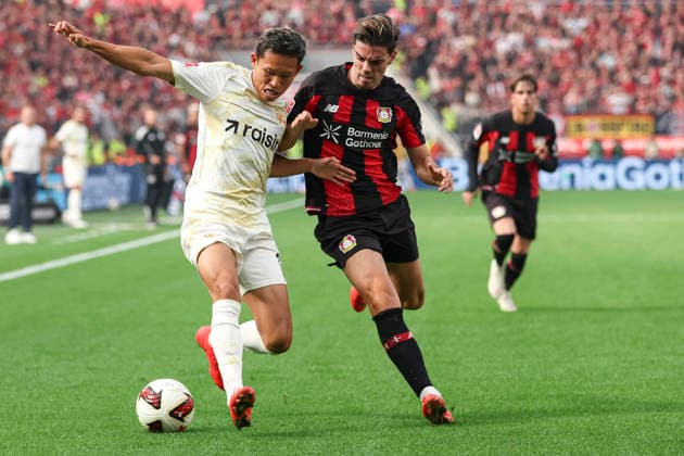 Woo-yeong Jeong (1.FC Union Berlin) und Miguel Gutierrez (Bayer 04 Leverkusen) im Zweikampf waehrend des Spiels der 1. Bundesliga zwischen Bayer 04 Leverkusen und 1. FC Union Berlin, BayArena am 05. September 2026 in Leverkusen, Deutschland. (Foto von Oliver Kaelke DeFodi Images) +++ Woo-yeong Jeong (1.FC Union Berlin) und Miguel Gutierrez (Bayer 04 Leverkusen) battle for the ball during the Bundesliga match between Bayer 04 Leverkusen and 1. FC Union Berlin at BayArena on September 5, 2026 in Leverkusen, Germany. (Photo by Oliver Kaelke DeFodi Images) DFB DFL REGULATIONS PROHIBIT ANY USE OF PHOTOGRAPHS AS IMAGE SEQUENCES AND OR QUASI-VIDEO. (Photo by Oliver Kaelke DeFodi Images) - *** Woo Yeong Jeong of 1. FC Union Berlin and Miguel Gutierrez of Bayer 04 Leverkusen battle for the ball during the Bundesliga match between Bayer 04 Leverkusen and 1. FC Union Berlin at the BayArena on September 5, 2026, in Leverkusen, Germany. Photo by Oliver Kaelke, DeFodi Images. Woo Yeong Jeong of 1. FC Union Berlin and Miguel Gutierrez of Bayer 04 Leverkusen battle for the ball during the Bundesliga match between Bayer 04 Leverkusen and 1. FC Union Berlin at BayArena on September 5, 2026 in Leverkusen, Germany. Photo by Oliver Kaelke, DeFodi Images. DFB and DFL regulations prohibit any use of photographs as image sequences and or quasi-video. Photo by Oliver Kaelke, DeFodi Images.