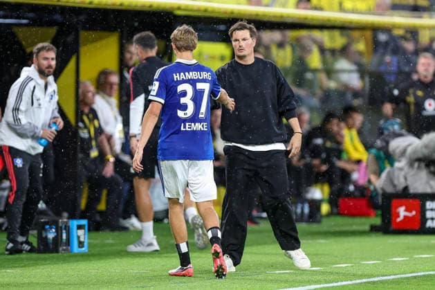 29 08 2026, GER, Soccer, Gentlemen, Bundesliga , Season 2026 2027, Borussia Dortmund Hamburg SV Louis Lemke HSV and team manager Merlin Polzin HSV clap from Dortmund Signal Iduna Park North Rhine Westphalia Germany Copyright: xAdrianxSchlüterx