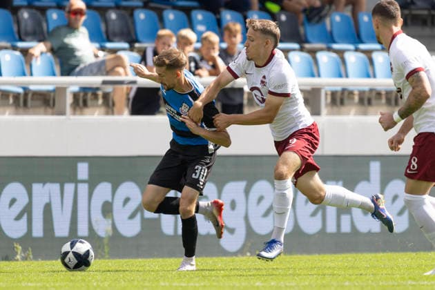 Regionalliga Southwest: FSV Frankfurt vs. Kickers Offenbach, September 5, 2026. Corvin Bock (FSV Frankfurt, 30) and Maximilian Schmid (Kickers Offenbach, 9) battle for the ball, FSV Frankfurt vs. Kickers Offenbach, Frankfurt, BBBank Arena, September 5, 2026 Copyright: xBEAUTIFULxSPORTS Gawlikx