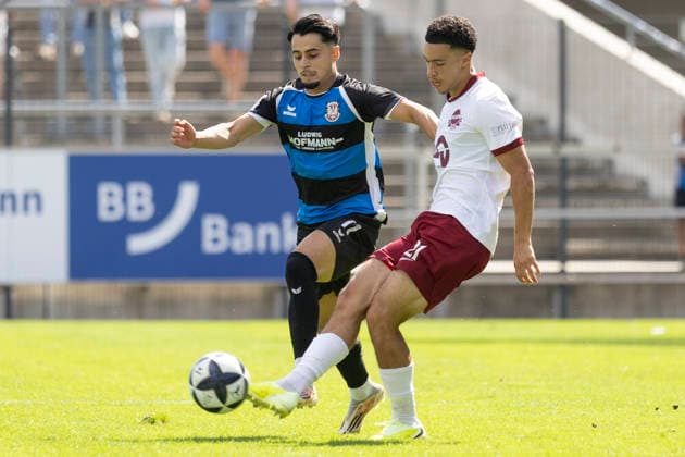 Regionalliga Southwest: FSV Frankfurt vs. Kickers Offenbach, September 5, 2026: Ismail Harnafi (FSV Frankfurt, No. 11) and Mohamadaziz Aabdelhadi (Kickers Offenbach, No. 21), FSV Frankfurt vs. Kickers Offenbach, Frankfurt, BBBank Arena, September 5, 2026 Copyright: xBEAUTIFULxSPORTS Gawlikx