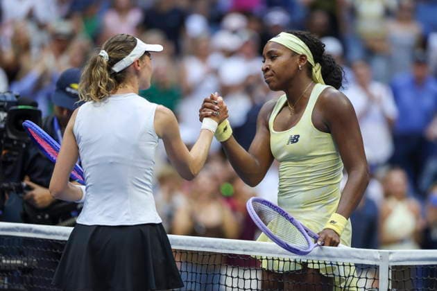 US Open tennis tournament - Day 7 Coco Gauff of the US (R) and Cristina Bucsa of Spain (L) shake hands at the net after their game for the Women™s Singles round 3 of the US Open Tennis Championships at the USTA Billie Jean King National Tennis Center in Flushing Meadows, New York, USA, 05 September 2026. The 2026 US Open tournament runs from 23 August through 13 September. FLUSHING MEADOWS NEW YORK United States  Copyright: xSARAHxYENESELx
