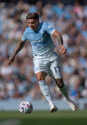 Manchester City v Coventry City - Premier League 2026 27 MANCHESTER, ENGLAND - SEPTEMBER 5: Enzo Fernandez of Manchester City in action during the Premier League 2026 27 match between Manchester City and Coventry City at Etihad Stadium on September 5, 2026 in Manchester, England. Enzo Fernandez Manchester Etihad Stadium England United Kingdom Copyright: xVisionhausx 776515682