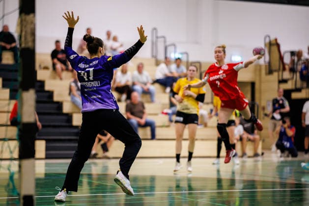 2. Handball Bundesliga Frauen: 1. FSV Mainz 05 - HC Roedertal, Mainz, 05.09.2026 Anja Rossignoli (HC Roedertal, 47) versucht einen Wurf von Alea Mattig (1. FSV Mainz 05, 2) zu blocken Partie vom 2. Spieltag der ALSCO Handball 2. Bundesliga Frauen zwischen 1. FSV Mainz 05 und HC Rödertal in Mainz am 05.09.2026 *** Women s Handball Bundesliga 2: 1 FSV Mainz 05 vs. HC Roedertal, Mainz, September 5, 2026. Anja Rossignoli (HC Roedertal), 47 attempts to block a shot by Alea Mattig of 1 FSV Mainz 05, 2 Match from Matchday 2 of the ALSCO Women’s Handball 2nd Bundesliga between 1 FSV Mainz 05 and HC Rödertal in Mainz on September 5, 2026 Copyright: xBEAUTIFULxSPORTS Hahnex