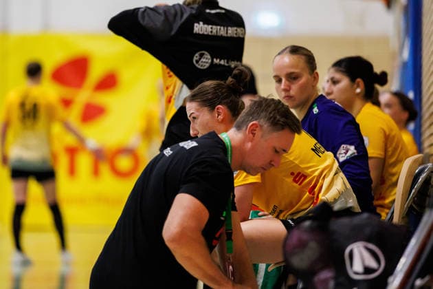 2. Handball Bundesliga Frauen: 1. FSV Mainz 05 - HC Roedertal, Mainz, 05.09.2026 Leonie Meersteiner (HC Roedertal, 14) mit Nasenbluten Partie vom 2. Spieltag der ALSCO Handball 2. Bundesliga Frauen zwischen 1. FSV Mainz 05 und HC Rödertal in Mainz am 05.09.2026 *** Women s Handball Bundesliga 2: 1 FSV Mainz 05 vs. HC Roedertal, Mainz, September 5, 2026 Leonie Meersteiner HC Roedertal, 14, with a nosebleed Match from Matchday 2 of the ALSCO Women’s Handball 2nd Bundesliga between 1 FSV Mainz 05 and HC Roedertal in Mainz on September 5, 2026 Copyright: xBEAUTIFULxSPORTS Hahnex
