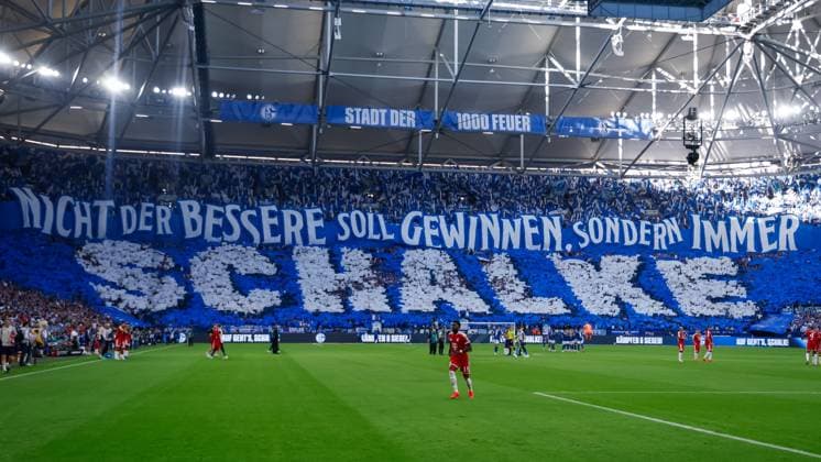 GELSENKIRCHEN - Supporters of Schalke 04 during the Bundesliga match between FC Schalke 04 and FC Bayern Munich at the Veltins-Arena on September 5, 2026, in Gelsenkirchen, Germany. MARCEL TER BALS ANP Bundesliga 2026 27 xVIxANPxSportx xMarcelxterxBalsxIVx 567300968 originalFilename: 567300968.jpg