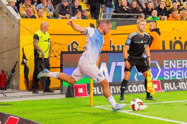 Deutschland: 2.Bundesliga, Saison 2026 2027, 05.09.2026, 4. Spieltag, SG Dynamo Dresden vs VfL Bochum, Rudolf-Harbig-Stadion : Maximilian Wittek (VfL Bochum, 32) bei einer Ecke *** Germany 2. Bundesliga, 2026–2027 Season, September 5, 2026, Matchday 4, SG Dynamo Dresden vs. VfL Bochum, Rudolf Harbig Stadium; Maximilian Wittek (VfL Bochum), 32, on a corner kick Copyright: xMichellexLukax