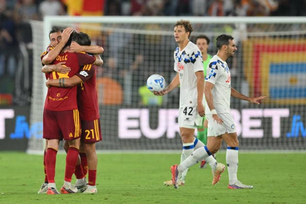 IPA88167477 - Roma s players celebrate their victory at the end of the match during the Serie A Enilive soccer match between Roma and Atalanta at the Olimpico Stadium on September 5, 2026, in Rome, Lazio. During the AS Roma vs. Atalanta BC Italian Serie A soccer match in Rome, Italy, on September 5, 2026  Copyright: xRobertoxRamaccia IPAxSportx xx 88167477