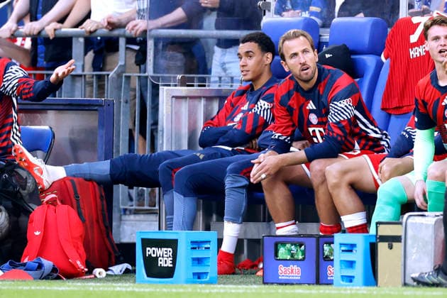 MUSIALA Jamal Team FC Bayern Muenchen mit KANE Harry Ersatzspieler auf der Bank DFL Fussball Bundesliga Saison 2026 - 2027 BL Spiel FC Schalke 04 _ FC Bayern Muenchen 0 : 0 Gelsenkirchen am 05. 09. 2026 DFL REGULATIONS PROHIBIT ANY USE OF PHOTOGRAPHS as IMAGE SEQUENCES and or QUASI-VIDEO *** MUSIALA Jamal, FC Bayern Munich, with Harry Kane as a substitute on the bench; DFL Soccer Bundesliga Season 2026–2027; Bundesliga match: FC Schalke 04 vs. FC Bayern Munich, 0–0, Gelsenkirchen, September 5, 2026; DFL REGULREGULATIONS PROHIBIT ANY USE OF PHOTOGRAPHS AS IMAGE SEQUENCES AND OR QUASI-VIDEO Copyright: xLacixPerenyix