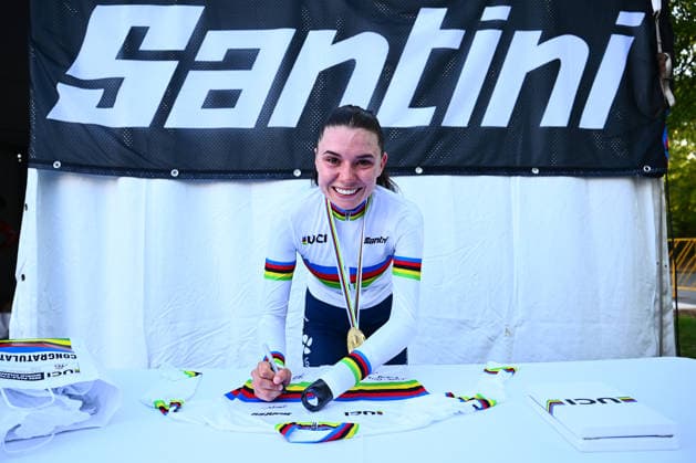 2026 UCI Para-cycling Road World Championships Picture by Olly Hassell SWpix.com - 05 09 2026 - Cycling - 2026 UCI Para-cycling Road World Championships - Huntsville, Alabama, United States of America - Women C5 Individual Time Trial (ITT) - Heidi Gaugain (France) signing the Santini Rainbow Jersey Huntsville Cummings Research Park United States of America Copyright: x xSWpix.comx(t axPhotographyxHubxLtd)xOllyxHassell SWpix.comx SWP-3030-22821