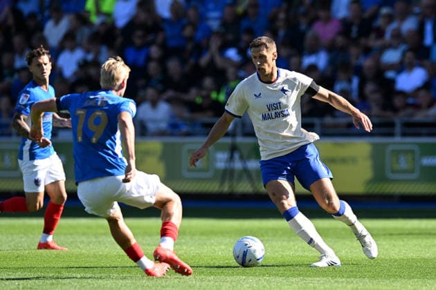 Portsmouth v Cardiff City, EFL Sky Bet Championship Krystian Bielik (5) of Cardiff City on the attack battles for possession with Rocco Shein (19) of Portsmouth during the EFL Sky Bet Championship match between Portsmouth and Cardiff City at Fratton Park, Portsmouth, UK on 5 September 2026. Portsmouth Fratton Park Hampshire UK Editorial use only DataCo restrictions apply See www.football-dataco.com , Copyright: xGrahamxHuntx PSI-24809-0209