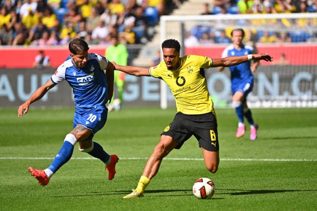 Felix NMECHA (Borussia Dortmund) , Aktion,Zweikampf gegen Muhammad DAMAR (1899 Hoffenheim). Fussball 1. Bundesliga Saison 2026 2027, 2.Spieltag, Spieltag02,, TSG 1899 Hoffenheim - Borussia Dortmund 2-3 am 05.09.2026 , SNP ARENA *** Felix NMECHA, Borussia Dortmund, Action, Tackle against Muhammad DAMAR, 1899 Hoffenheim, Soccer, Bundesliga 1, 2026–2027 Season, Matchday 2, Matchday 02, TSG 1899 Hoffenheim vs. Borussia Dortmund 2–3 on September 5, 2026, SNP ARENA