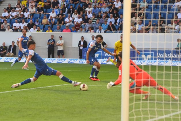 Eigentor Albian HAJDARI (1899 Hoffenheim), zum 2-3, hi:Ethan Chidebere NWANERI (Borussia Dortmund), Leon AVDULLAHU (1899 Hoffenheim). re:Oliver BAUMANN,Torwart (1899 Hoffenheim). Fussball 1. Bundesliga Saison 2026 2027, 2.Spieltag, Spieltag02,, TSG 1899 Hoffenheim - Borussia Dortmund 2-3 am 05.09.2026 , SNP ARENA *** Own goal by Albian HAJDARI of 1899 Hoffenheim, making the score 2–3; scored by Ethan Chidebere NWANERI of Borussia Dortmund, Leon AVDULLAHU (1899 Hoffenheim) past Oliver BAUMANN, goalkeeper for 1899 Hoffenheim, 1. Bundesliga, 2026–2027 season, Matchday 2, Matchday 02, TSG 1899 Hoffenheim vs. Borussia Dortmund 2–3 on September 5, 2026, at SNP ARENA