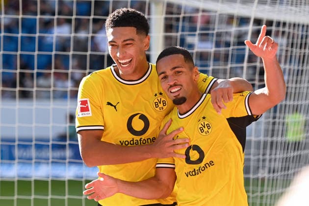 Torjubel v.re: Ethan Chidebere NWANERI (Borussia Dortmund) , Jobe BELLINGHAM (Borussia Dortmund), nach Eigentor zum 2-3,Tor. Jubel,Freude,Begeisterung,Aktion. Fussball 1. Bundesliga Saison 2026 2027, 2.Spieltag, Spieltag02,, TSG 1899 Hoffenheim - Borussia Dortmund 2-3 am 05.09.2026 , SNP ARENA *** Goal celebration by Ethan Chidebere NWANERI (Borussia Dortmund) and Jobe BELLINGHAM (Borussia Dortmund) after an own goal made the score 2–3; goal celebration, joy, excitement, action—soccer, Bundesliga Season 2026–2027, Matchday 2, Matchday 02, TSG 1899 Hoffenheim vs. Borussia Dortmund 2–3 on September 5, 2026, SNP ARENA