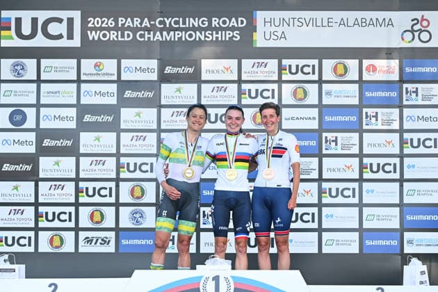 2026 UCI Para-cycling Road World Championships Picture by Mathew Wells SWpix.com - 05 09 2026 - Cycling - 2026 UCI Para-cycling Road World Championships - Huntsville, Alabama, United States of America - Women C5 Individual Time Trial (ITT) podium - Heidi Gaugain (France) wins the Gold Medal to become World Champion, Alana Forster (Australia) receiving the Silver Medal and Crystal Lane-Wright (Great Britain) receiving the Bronze Medal Huntsville Cummings Research Park United States of America Copyright: x xSWpix.comx(t axPhotographyxHubxLtd)xMathewxWells SWpix.comx SWP-3030-22847