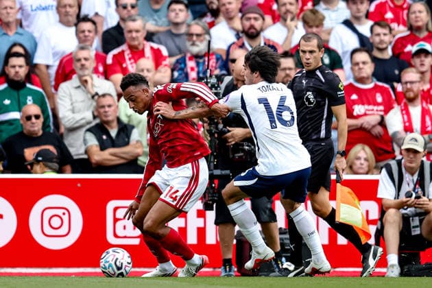 Nottingham Forest v Tottenham Hotspur, Premier League Tottenham Hotspur midfielder Sandro Tonali (16) battles for possession with Nottingham Forest forward Dan Ndoye (14) during the Premier League match between Nottingham Forest and Tottenham Hotspur at the City Ground, Nottingham, UK on 5 September 2026. Nottingham City Ground Nottinghamshire UK Editorial use only DataCo restrictions apply See www.football-dataco.com , Copyright: xManjitxNarotrax PSI-24805-0074