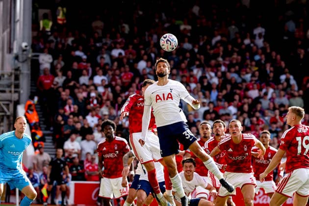 Nottingham Forest v Tottenham Hotspur, Premier League Tottenham Hotspur midfielder Rodrigo Bentancur (30) heads the ball during the Premier League match between Nottingham Forest and Tottenham Hotspur at the City Ground, Nottingham, UK on 5 September 2026. Nottingham City Ground Nottinghamshire UK Editorial use only DataCo restrictions apply See www.football-dataco.com , Copyright: xManjitxNarotrax PSI-24805-0091